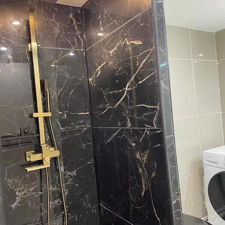 Апартаменты Escapade Toulousaine En Centre - Parking Prive - Terrasse Тулуза